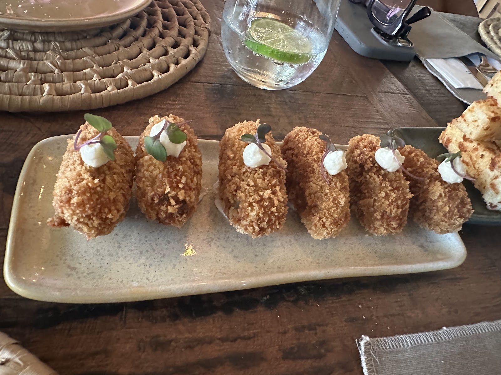 O croquete de costela e o steak tartar